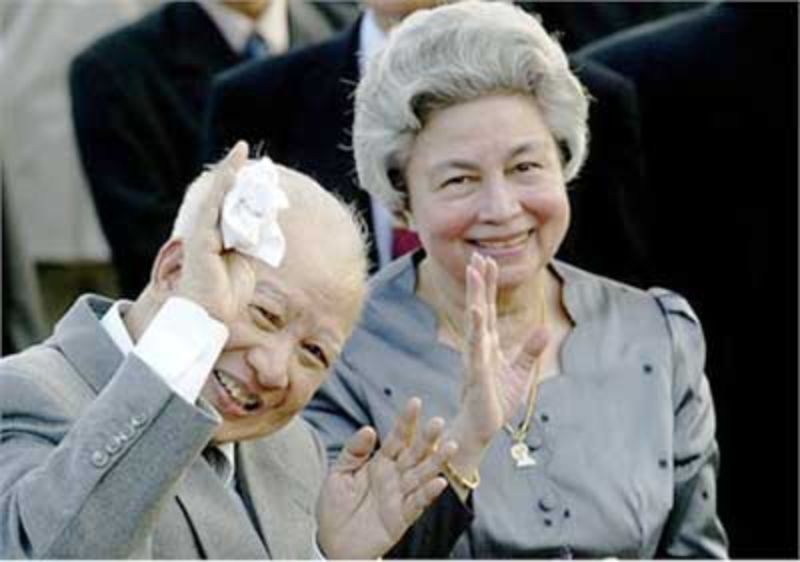 Quốc vương Sihanouk và hoàng hậu Monineath Quốc vương Sihanouk và hoàng hậu Monineath